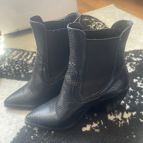 Crocodile print heeled boots - Picture 2 of 2